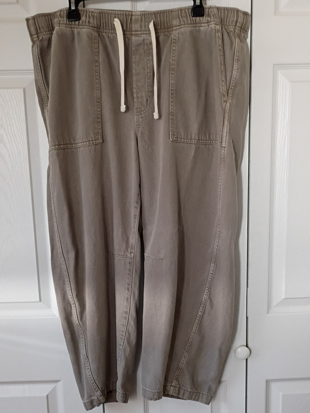 GAP Taupe Drawstring Barrel Pants with White Drawcords Size XL